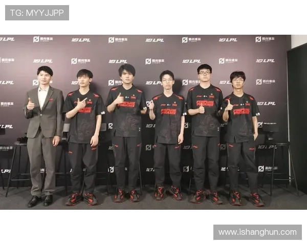 FPX战队如何通过比赛经验变革重塑英雄联盟赛场竞争力