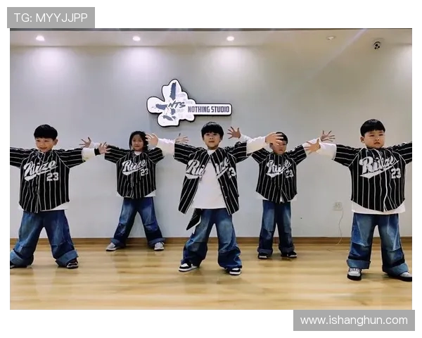 南京街舞队技术革新引发热议街舞文化新潮流探讨 南京街舞队技术革新引发热议街舞文化新潮流探讨