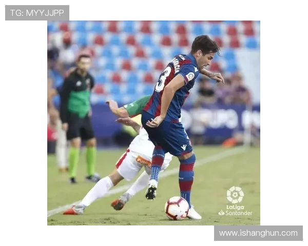 成都足球队以77分领跑世界锦标赛积分榜展现强劲实力