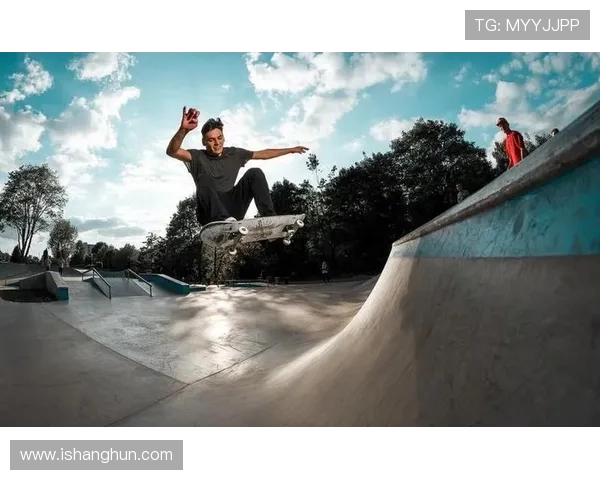 武汉极限运动队在滑板精英赛中的意识表现与技术分析