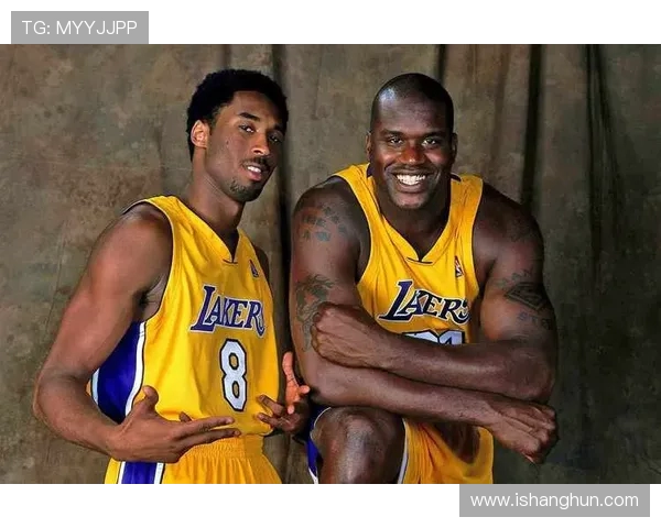 2002年11月27日魔术队与湖人队的经典对决回顾与精彩瞬间分析 2002年11月27日魔术队与湖人队的经典对决回顾与精彩瞬间分析