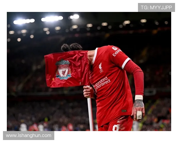 莱万回归安联球场遭拜仁球迷嘘声四起引发热议