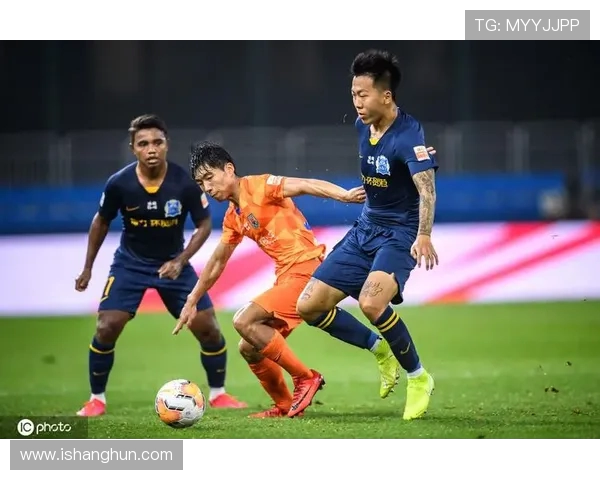 鲁能与富力激战正酣比赛比分揭晓引发球迷热议